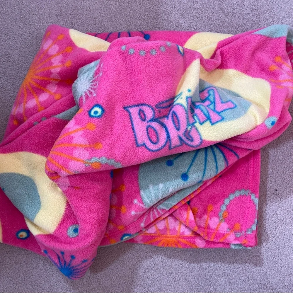 Y2K BRATZ Girl Dolls Hot Pink Starburst Preppy KidCore Twin Full Fleece Blanket